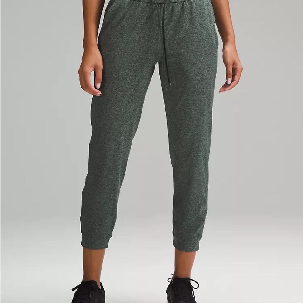 Lululemon Jersey Mid Rise Jogger in Rainforest Green